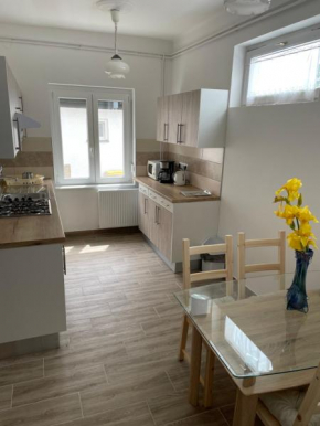 Pingvin Cukrászda Apartman, Balatonmariafürdö